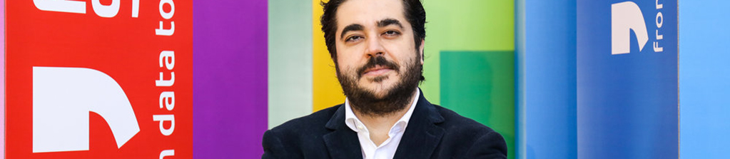 Rafael Tamames: «Los robots necesitarán todavía quienes los guíen, programen y enseñen a pensar»